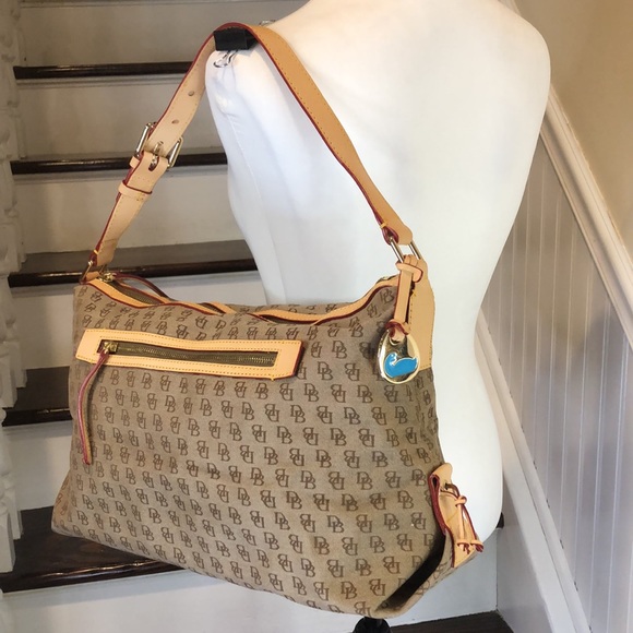 Vintage Dooney Bourke Brown Jacquard Monogram Top Zipper Hobo Shoulder Bag NWOT - Picture 3 of 15